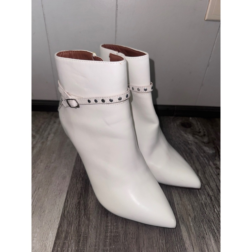 Rouge Helium White Pointed Toe Stiletto Ankle Boots Studded Strap Size 8.5